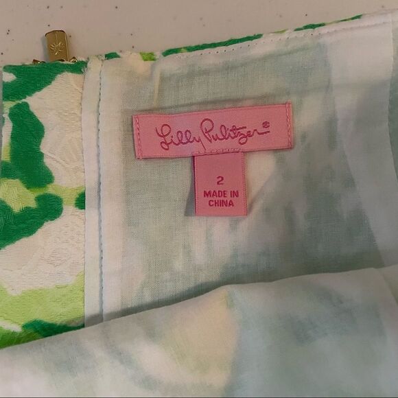 Lilly Pulitzer Tate Skirt in Heartbreaker Green Floral St. Patrick Print - Picture 4 of 8